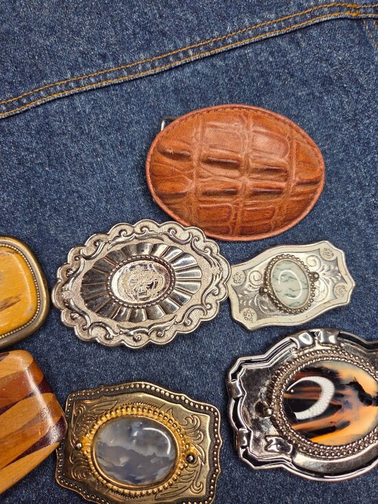 Lot of 7 - Women\'s Wood, Silver, Leather, and Gem Belt Buckles - Vintage main image 5